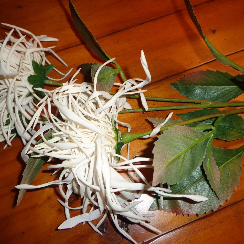 NWT Faux Chrysanthemum Spray 26" David Christopher's Collection